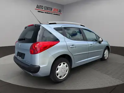Peugeot 207 SW 1.6 16V Sport Automatic — Break spacieux, climatisation automatique et toit panoramique — detail