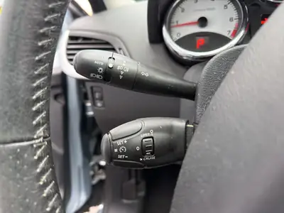 Peugeot 207 SW 1.6 16V Sport Automatic — Break spacieux, climatisation automatique et toit panoramique — Thumbnail 20