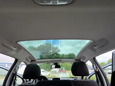 Peugeot 207 SW 1.6 16V Sport Automatic — Break spacieux, climatisation automatique et toit panoramique — Thumbnail 21