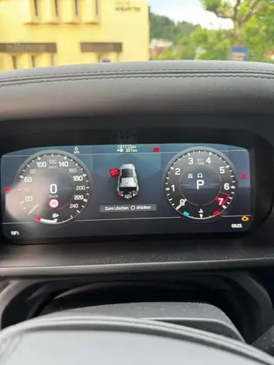 Land Rover Defender 5.0 V8 SC — Puissance brute et polyvalence légendaire — détail