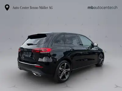 Mercedes-Benz B 200 Progressive — Compacte dynamique, motorisation moderne et design premium — Armaturenbrett