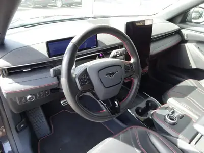 Ford Mustang MACH-E AWD 99 kWh — SUV électrique performant, 38'000 km seulement — Thumbnail 10