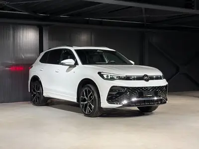 VW Tiguan 2.0 TDI R-Line — SUV diesel puissant, garantie constructeur 2 ans — dashboard