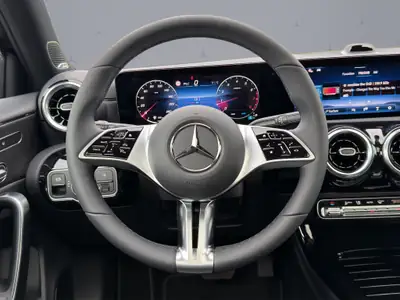 Mercedes-Benz Classe A 250 Progressive — Berline hybride légère, 238 ch et très faible consommation — Miniatur 12