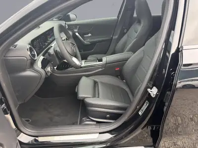 Mercedes-Benz Classe A 250 Progressive — Berline hybride légère, 238 ch et très faible consommation — Miniatur 10