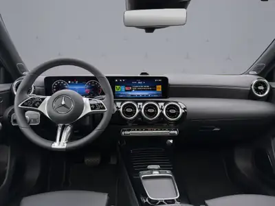 Mercedes-Benz Classe A 250 Progressive — Berline hybride légère, 238 ch et très faible consommation — Miniatur 13