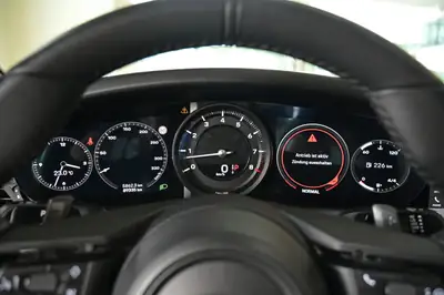 Porsche 911 Carrera 4S PDK — Icône sportive 450 ch, direction arrière et châssis actif — Thumbnail 16