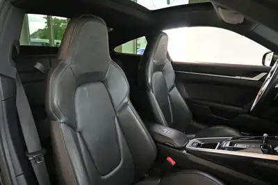 Porsche 911 Carrera 4S PDK — Icône sportive 450 ch, direction arrière et châssis actif — Thumbnail 23