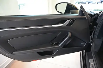Porsche 911 Carrera 4S PDK — Icône sportive 450 ch, direction arrière et châssis actif — Thumbnail 27