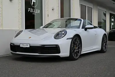 Porsche 911 Carrera 4S Cabriolet — Décapotable sportive berlinoise, 450 ch et très peu kilométrée — side view