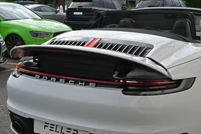 Porsche 911 Carrera 4S Cabriolet — Décapotable sportive berlinoise, 450 ch et très peu kilométrée — Thumbnail 12