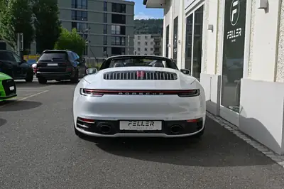 Porsche 911 Carrera 4S Cabriolet — Décapotable sportive berlinoise, 450 ch et très peu kilométrée — Thumbnail 11