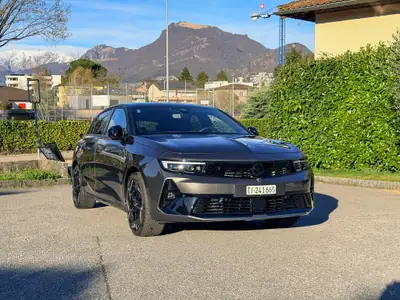 Opel Astra 1.6 T PHEV 225 GSe — Hybride rechargeable performant, quasi neuf — exterior view