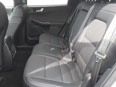 Ford Kuga Titanium X 2.5 PHEV — SUV hybride rechargeable, 33'850 km seulement — Innenraum