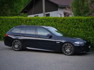 BMW 535d xDrive — Break de prestige diesel, Pack M, sans sinistre — side view