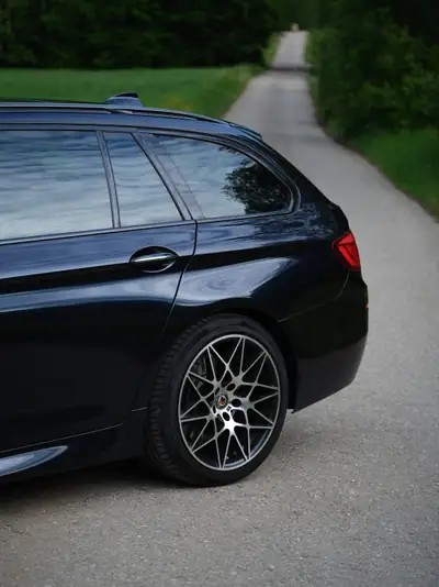 BMW 535d xDrive — Break de prestige diesel, Pack M, sans sinistre — Thumbnail 11