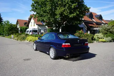 BMW M3 Coupé 1994 — Légendaire sportive 286 ch, archive mécanique authentique — rear view