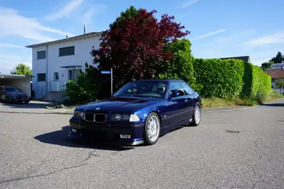 BMW M3 Coupé 1994 — Légendaire sportive 286 ch, archive mécanique authentique — exterior view