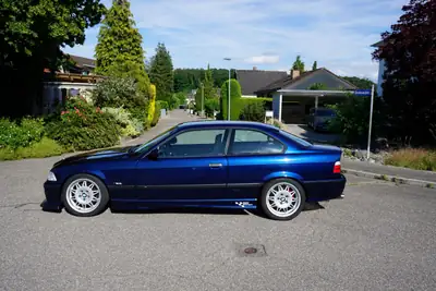 BMW M3 Coupé 1994 — Légendaire sportive 286 ch, archive mécanique authentique — side view
