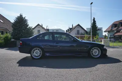 BMW M3 Coupé 1994 — Légendaire sportive 286 ch, archive mécanique authentique — dashboard