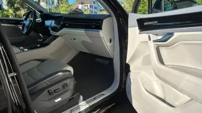 Volkswagen Touareg 4.0 V8 TDI — Prestige et Performance, Comme Neuf — Detail