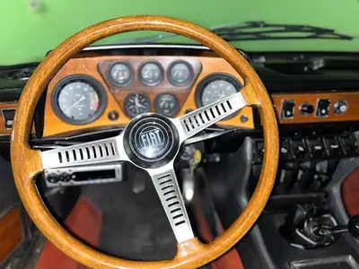 FIAT Dino 135 2400 — Chef-d'œuvre sportif des années 70, moteur Ferrari mythique — dettaglio