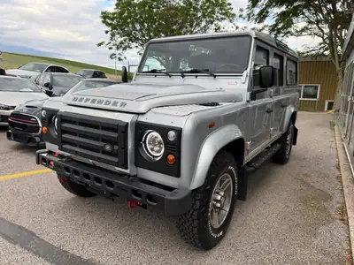 Land Rover Defender 110 2.2 TD4 — 7 places, robustesse légendaire et polyvalence — side view