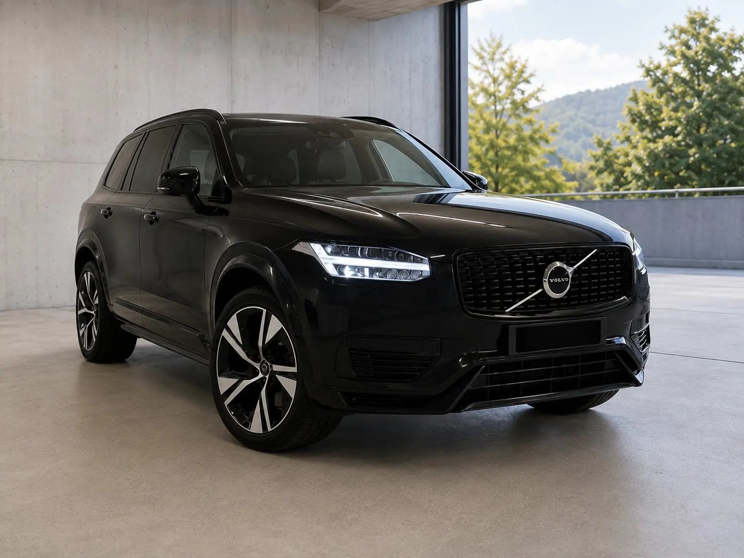 Volvo XC90 2.0 T8 R-Design — Hybride rechargeable premium, 97'000 km, 7 places — Außenansicht