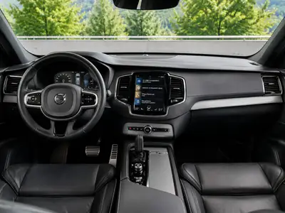 Volvo XC90 2.0 T8 R-Design — Hybride rechargeable premium, 97'000 km, 7 places — Armaturenbrett