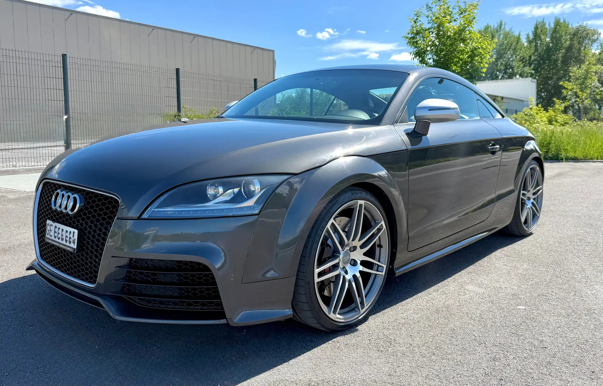 Audi TT RS 2012 — Coupé sportif 340 ch, transmission manuelle, sans sinistre — vista esterna
