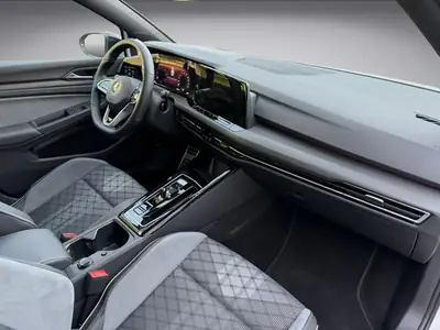 VW Golf 2.0 TDI R-Line DSG 4Motion — Diesel 150 ch, 4x4 intelligent et équipé premium — Thumbnail 15