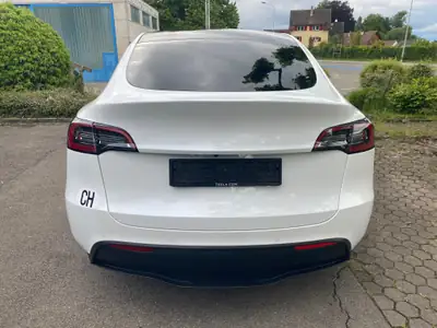 Tesla Model Y Long Range Dual Motor — SUV électrique haute performance, 87 000 km — Miniature 7