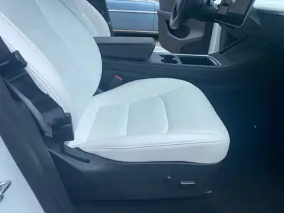 Tesla Model Y Long Range Dual Motor — SUV électrique haute performance, 87 000 km — Miniature 11