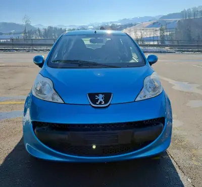 Peugeot 107 1.0 Trendy — Citadine économique et fiable, 112'000 km — exterior view