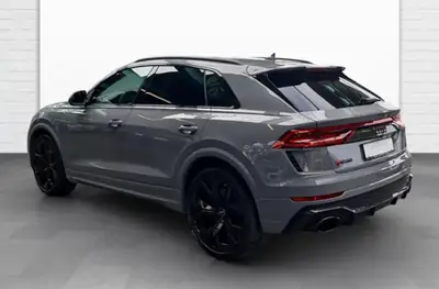 Audi RS Q8 4.0 V8 TFSI — 599 ch, équipement premium, très faible kilométrage — fianco