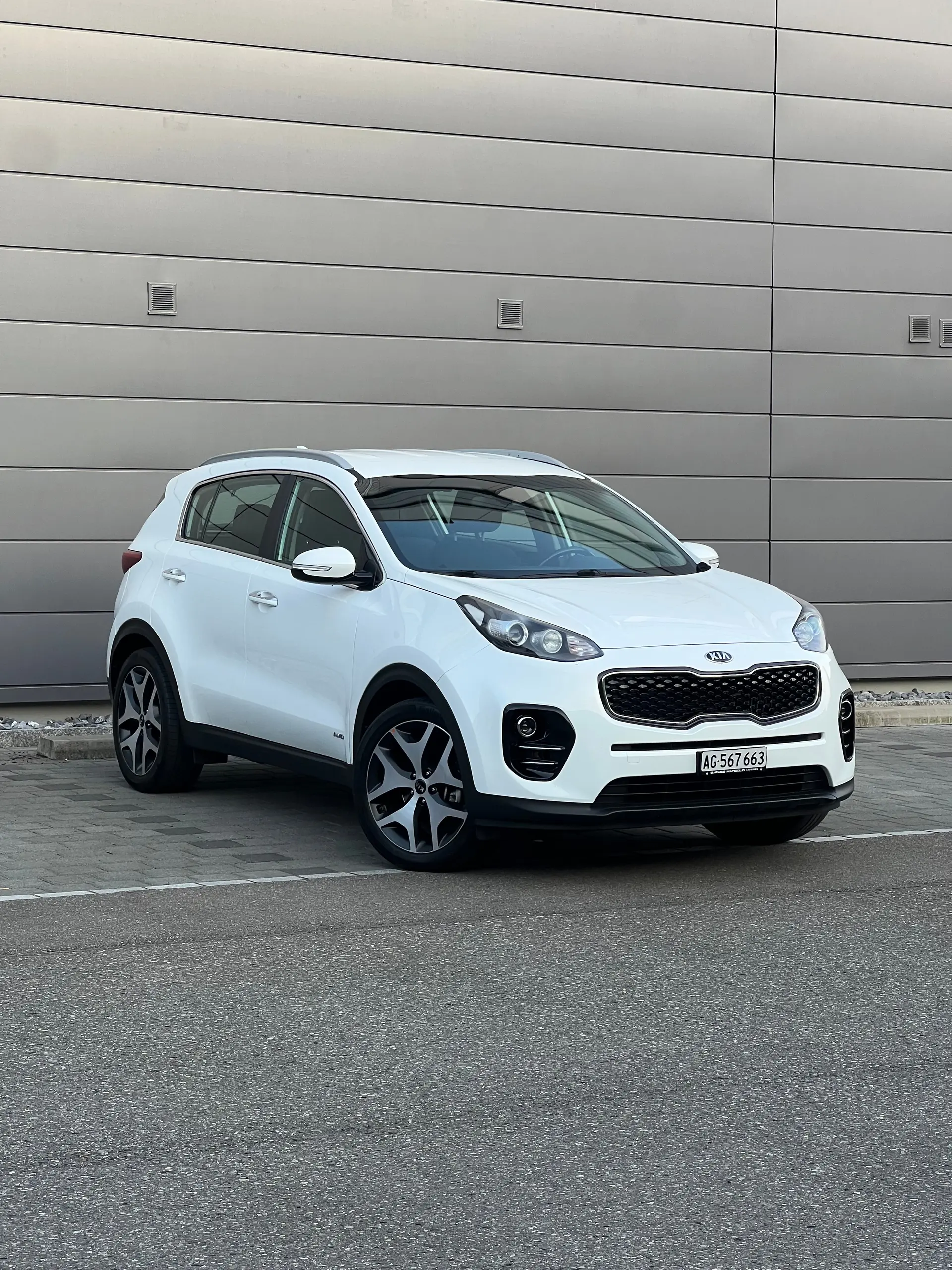 Kia Sportage 2.0 CRDi Trend — SUV compact robuste, Diesel efficace, sans sinistre — vista esterna