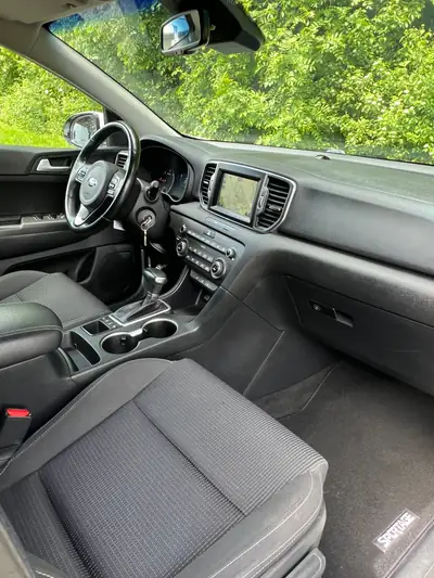 Kia Sportage 2.0 CRDi Trend — SUV compact robuste, Diesel efficace, sans sinistre — Miniatura 17