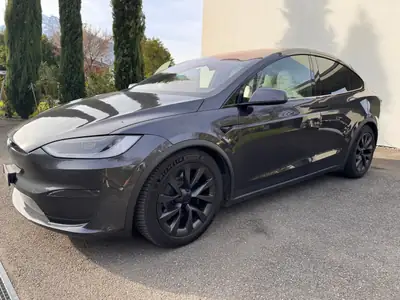 Tesla Model X Long Range 2025 — SUV électrique 7 places, garantie jusqu'en 2032 — vista esterna