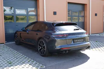 Porsche Panamera GTS Sport Turismo — Break sportif 460 ch, toit panoramique, services Porsche — Miniature 10