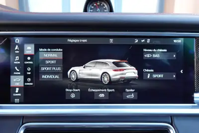Porsche Panamera GTS Sport Turismo — Break sportif 460 ch, toit panoramique, services Porsche — Miniature 21