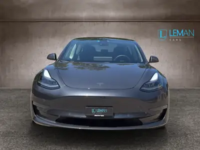 Tesla Model 3 Long Range Dual Motor AWD — Électrique haute performance, batterie garantie jusqu'à 2029 — side view
