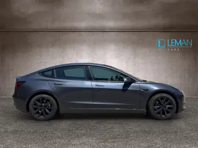 Tesla Model 3 Long Range Dual Motor AWD — Électrique haute performance, batterie garantie jusqu'à 2029 — dashboard