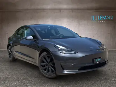 Tesla Model 3 Long Range Dual Motor AWD — Électrique haute performance, batterie garantie jusqu'à 2029 — interior