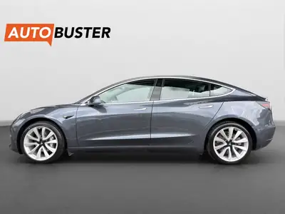 Tesla Model 3 Long Range Dual Motor AWD — Berline électrique haute performance, 96 000 km — côté