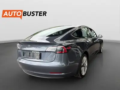 Tesla Model 3 Long Range Dual Motor AWD — Berline électrique haute performance, 96 000 km — tableau de bord