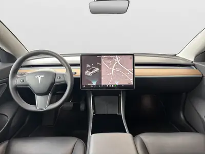 Tesla Model 3 Long Range Dual Motor AWD — Berline électrique haute performance, 96 000 km — Miniature 12