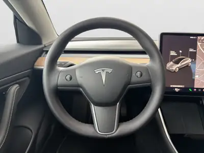 Tesla Model 3 Long Range Dual Motor AWD — Berline électrique haute performance, 96 000 km — Miniature 14