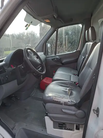 VW Crafter 2.5 TDI 136 — Utilitaire robuste, sans sinistre, kilométrage maîtrisé — dettaglio