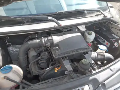 VW Crafter 2.5 TDI 136 — Utilitaire robuste, sans sinistre, kilométrage maîtrisé — interni