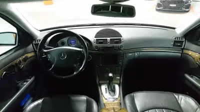 Mercedes-Benz E 55 AMG — Youngtimer rare V8 biturbo, 476 ch de légende — Detail